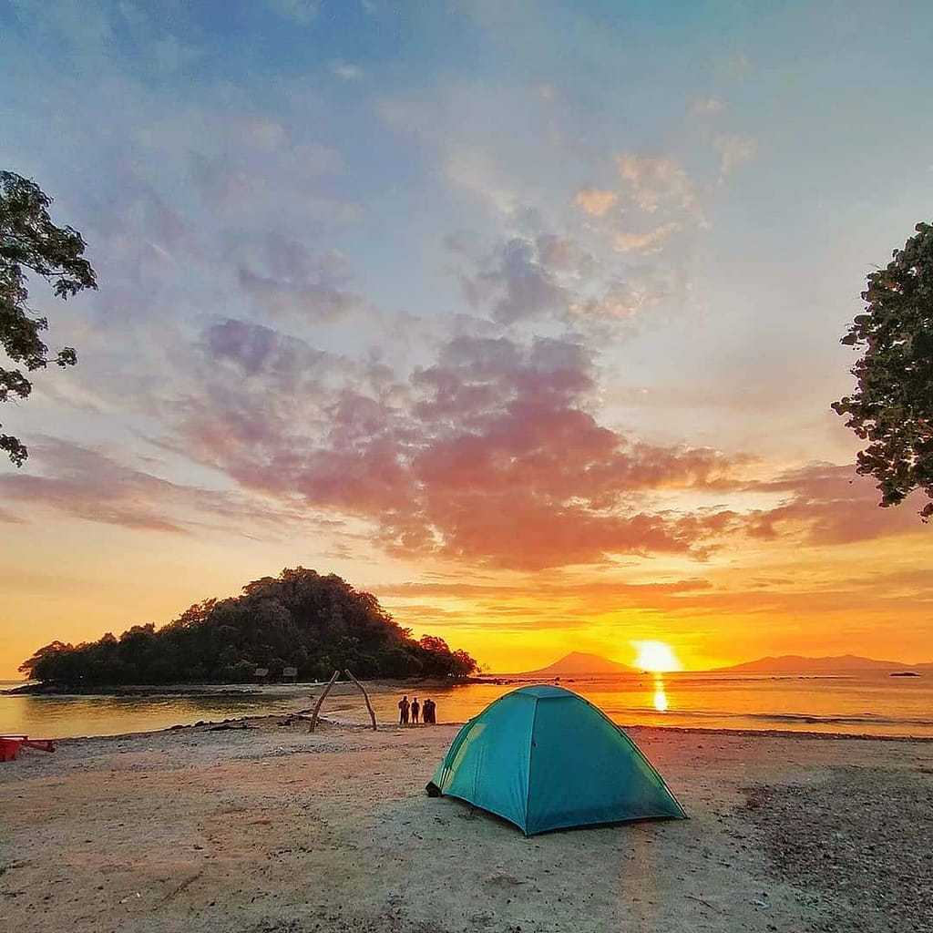 Wisata Pantai Pulau Mengkudu Lampung