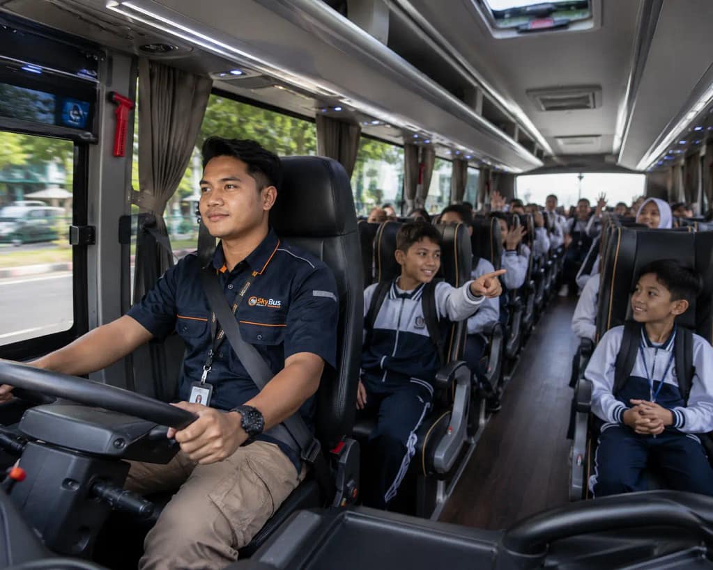 Sewa Bus SKYBUS Sukadana Lampung Timur fasilitas bus nyaman