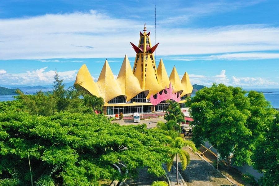 Wisata Tugu Lampung