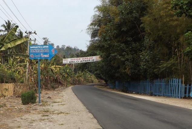 Jalan menuju Wisata Pantai Klara 2 Lampung Liburan Keluarga