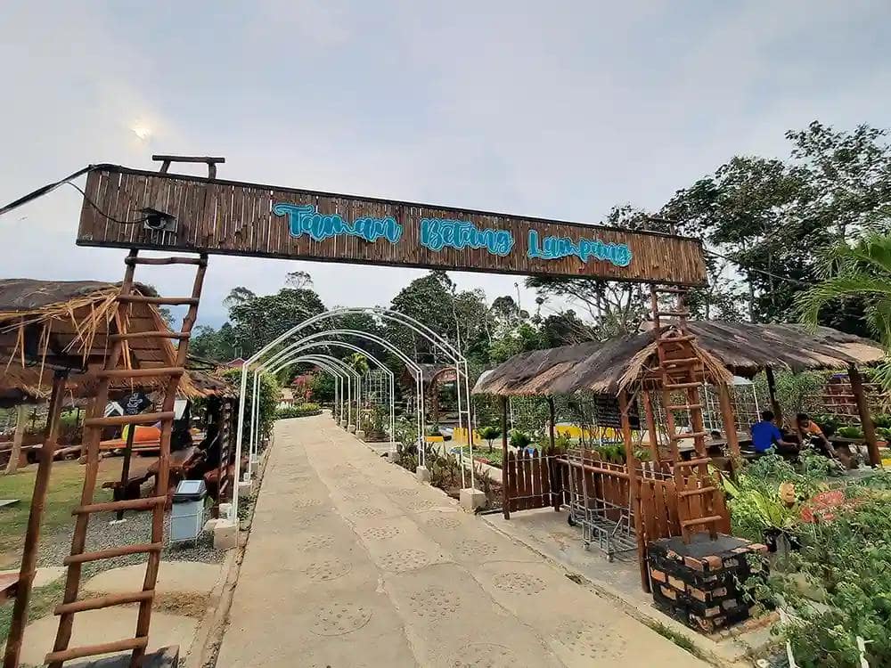 tempat wisata 5. Taman Betung Lampung