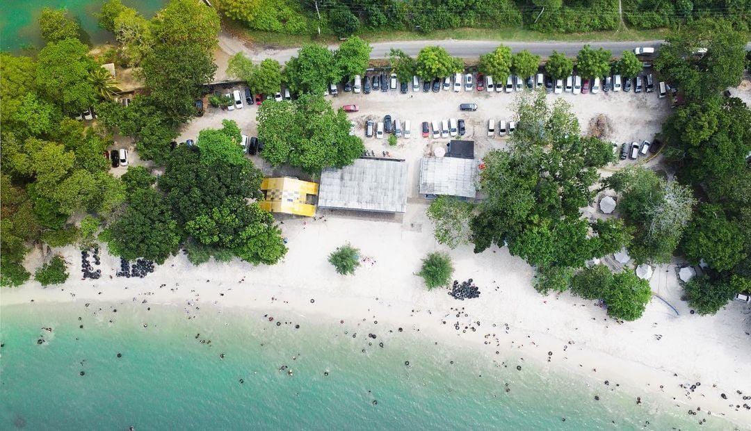 4. Pantai M Beach 8
