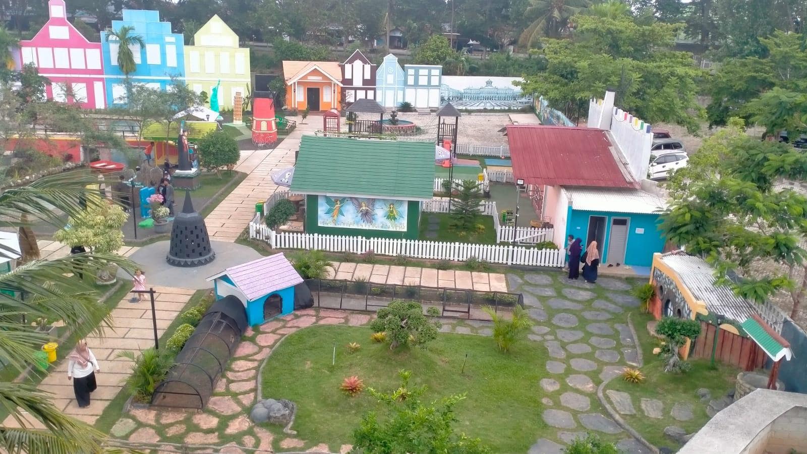 2. Taman Palem Indah 2