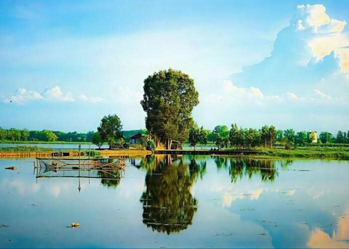 1. Danau Tirta Gangga