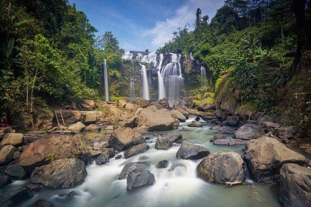 Curup Gangsa Way Kanan, Air Terjun Lebar di Tengah Alam Lampung