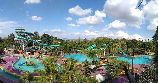 Wisata Waterpark Lembah Hijau Lampung