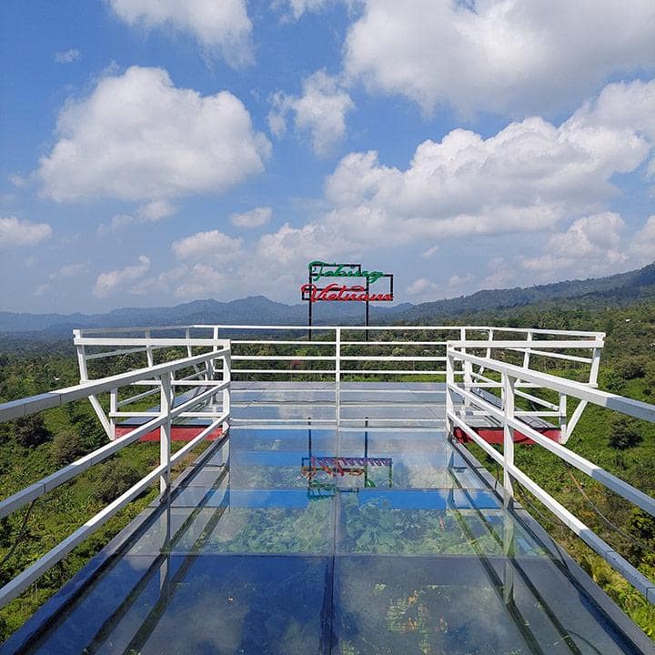 4. Tebing Vietnam