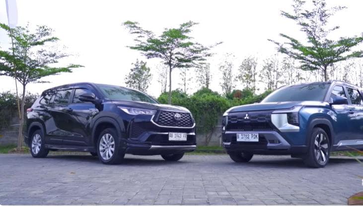 Innova Zenix Hybrid vs Pajero Sport